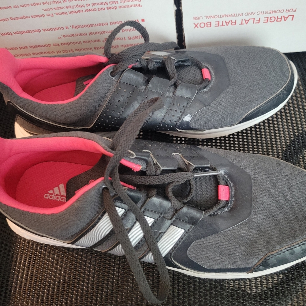 Adidas size 6.5 EUC
